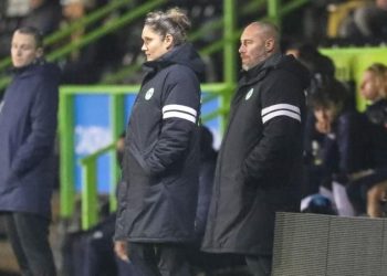 İngiltere’de League Two* ekiplerinden Forest Green Rovers, takımın teknik direktörlüğüne geçici olarak Hannah Dingley’i getirdi.