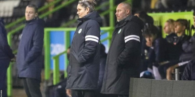İngiltere’de League Two* ekiplerinden Forest Green Rovers, takımın teknik direktörlüğüne geçici olarak Hannah Dingley’i getirdi.