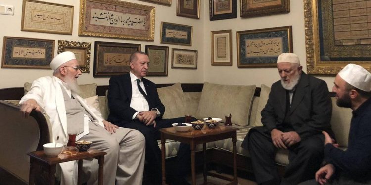 İsmailağa liderinin bir oğlu Diyanet'te müdür, diğeri de imamış