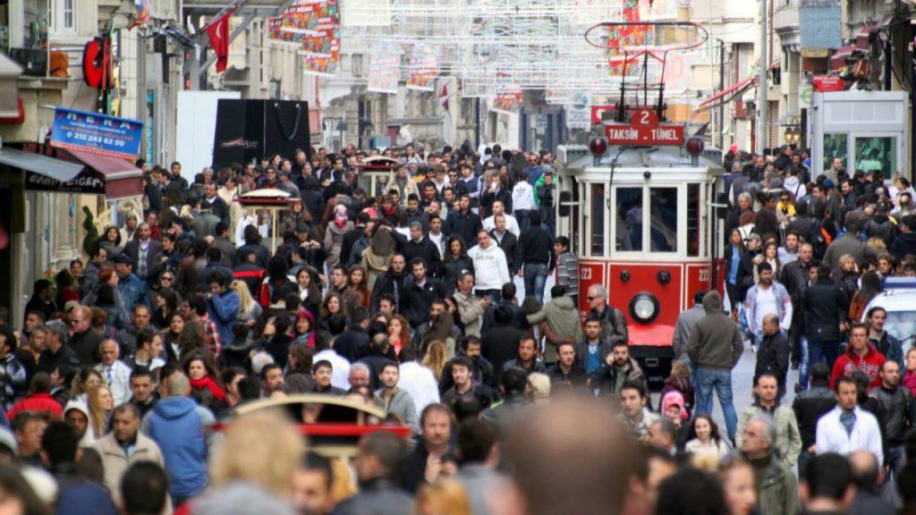 İstanbul göçmenlere kapatıldı: 39 ilçede yabancı uyruklulara oturum izni durduruldu