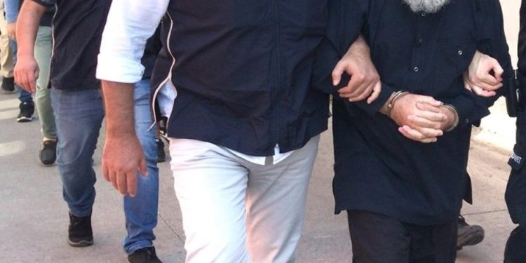 İstanbul'da IŞİD operasyonu: Beş tutuklama