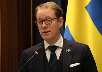 İsveç Dışişleri Bakanı Tobias Billström, ülkesinde Kur’an-ı Kerim’e yönelik gerçekleştirilen saldırıları “aşağılık” olarak niteleyerek, hükümetinin bu tür saldırıların yenilenmemesi için kanunu değiştirmeye çalıştığını belirtti.