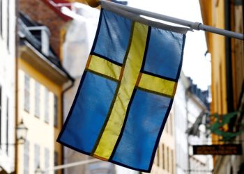 İsveç polisinden Tevrat ve İncil yakmaya izin: İsrail'den izne kınama geldi