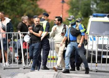 İsveç'te Kuran yakma eylemi: 'Yasaklayana kadar devam edeceğim'