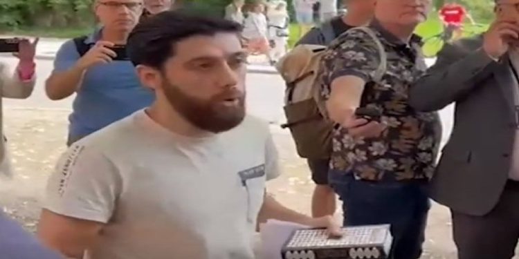 İsveç'teki Tevrat ve İncil yakma eylemi gerçekleşmedi: 'Gerçek niyetim kutsal kitapları yakmak değildi'