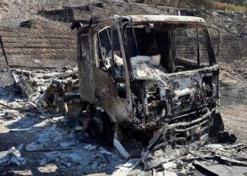 İtalya'nın güneyindeki bazı bölgeleri kasıp kavuran yangınlar yüzünden binlerce kişi evlerini bırakıp kaçmak zorunda kaldı. Yangınların çoğunun kasıtlı çıkarıldığı düşünülüyor.