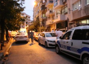İzmir'de 88 yaşındaki anne ile 52 yaşındaki oğlu evlerinde ölü bulundu