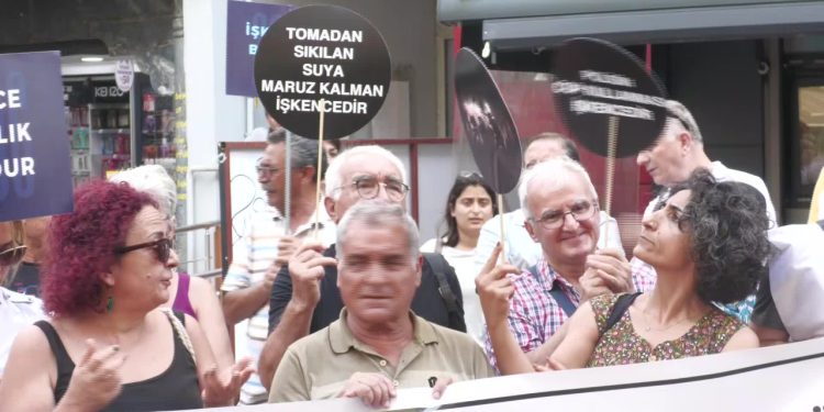 İzmir'de işkence protestosu