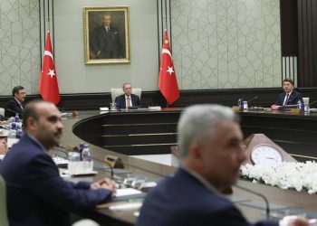 Kabine toplanıyor: Memur ve memur emeklisini ilgilendiren sözleşme gündemde