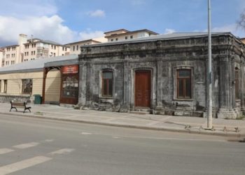 Kars'taki Aynalı Köşk MHP Belediyesi dönemindeki borçlardan dolayı satıldı