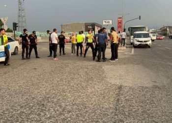 Kazaya karışan motosiklet sürücüsü ve kardeşine levyeli saldırı