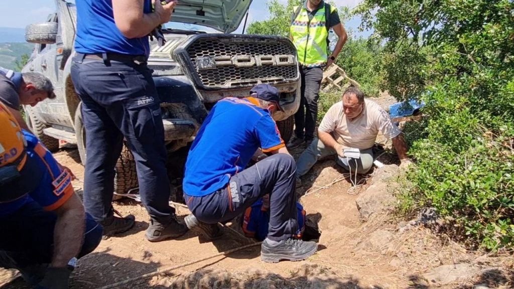 Kazı yaptıkları mağarada mahsur kalarak yakalanan sekiz define avcısı tutuklandı