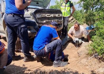 Kazı yaptıkları mağarada mahsur kalarak yakalanan sekiz define avcısı tutuklandı