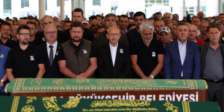 Kemal Kılıçdaroğlu, Tuncer Dönmez'in cenazesine katıldı