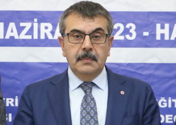 'Kız okulları açabilmeliyiz' demişti: Laikliği hedef alan bakan hakkında suç duyurusu