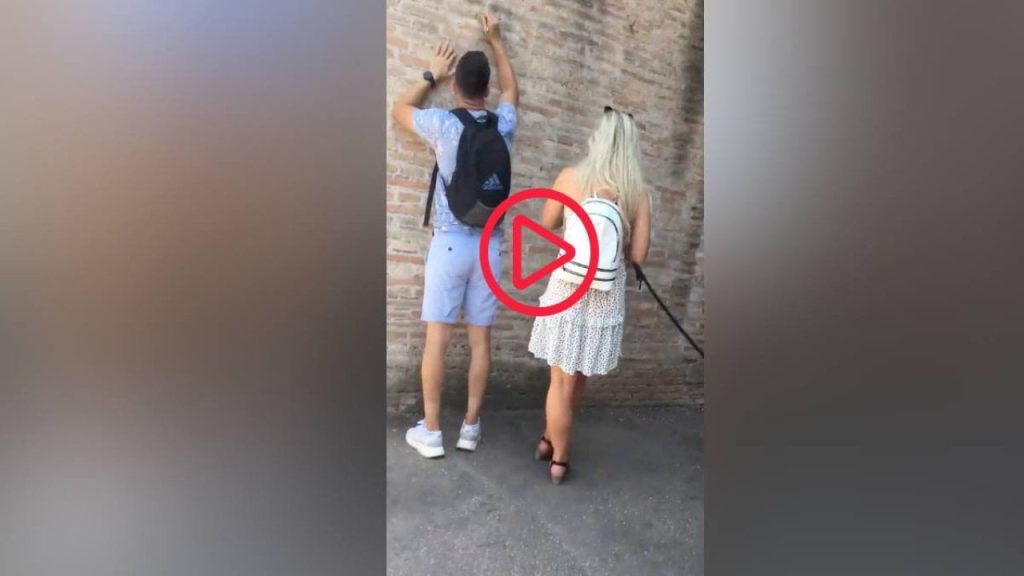 Kolezyum'a kendisi ve sevgilisinin adını kazıyan turist özür diledi: Anıtın eskiliğini bilmiyordum