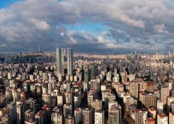 Ev fiyatlarındaki fahiş artışla birlikte kiralarda astronomik boyutlara ulaşırken, İstanbul'da bulunan bir daire için 650 bin TL aylık kira isteniyor.