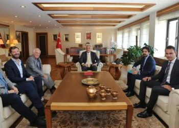 Kültür Bakanı Ersoy, James Bond'un yapımcısı ile buluştu