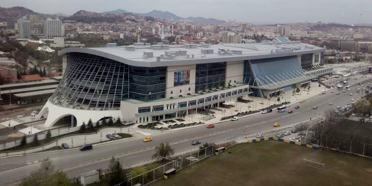 Limak, Kolin ve Cengiz İnşaat'ın işlettiği 30 milyon yolcu garantisi verilen Ankara YHT, 10 milyon yolcuyu tutturamıyor