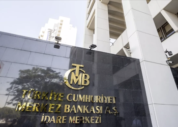MB faizi beklentilerin altında artırdı, dolar yükseldi