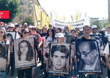 Madımak Katliamı'nın 30'uncu yıldönümü: Katliamda ölenlerin yakınlarından mücadele mesajı