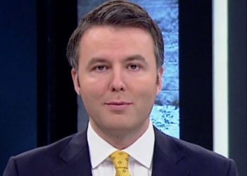 Mehmet Akif Ersoy, THY uçağına binemedi: Basın müşavirinden yalanlayan açıklama geldi
