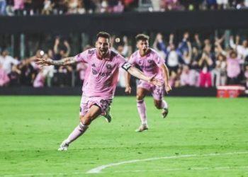 Messi, MLS'te şova erken başladı; son dakikada frikik golüyle galibiyeti getirdi!