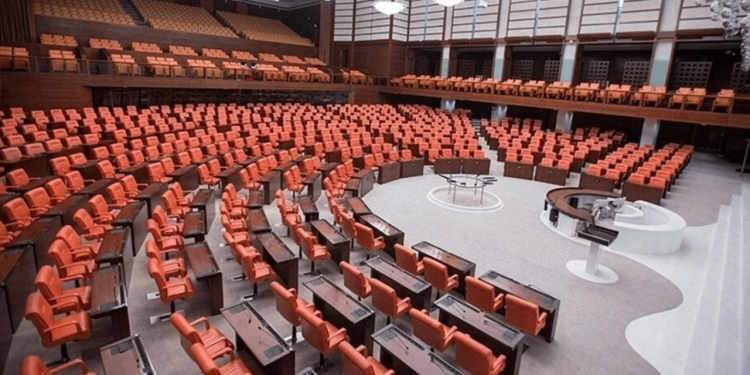 Muhalefet zamlardan sonra çağrıda bulunmuştu... AKP, tatile giren Meclis'in açılmasını istemiyor: Yoklamaya katılmayacaklar