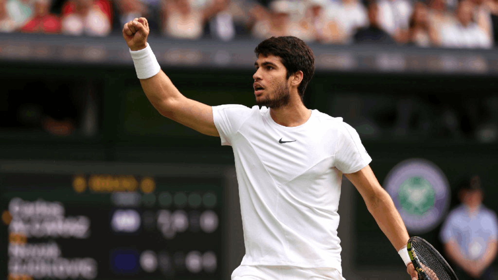 Nefes kesen maçta Carlos Alcaraz Djokovic'i yenerek Wimbledon'da şampiyon oldu!