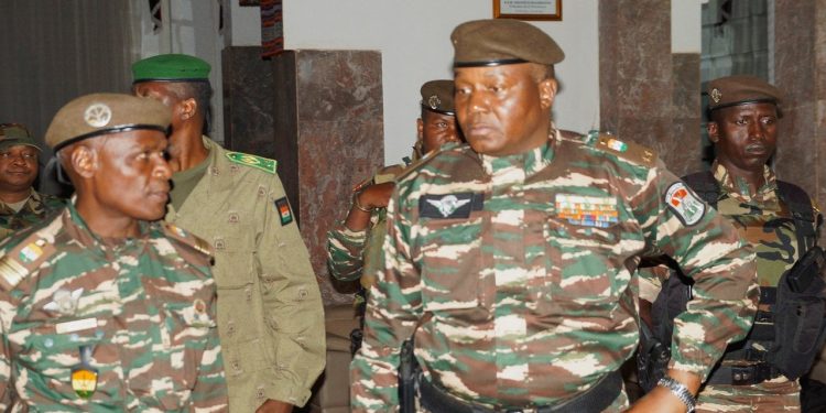 Nijer'de cuntacılar meydan okudu: 'Herhangi bir maceracıya kesin kararlılığımızı hatırlatıyoruz'