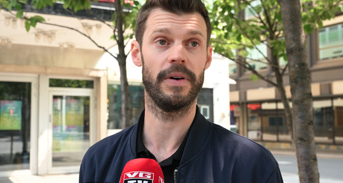 Norveç: Güneş gözlüğü çalan parti lideri istifa etti