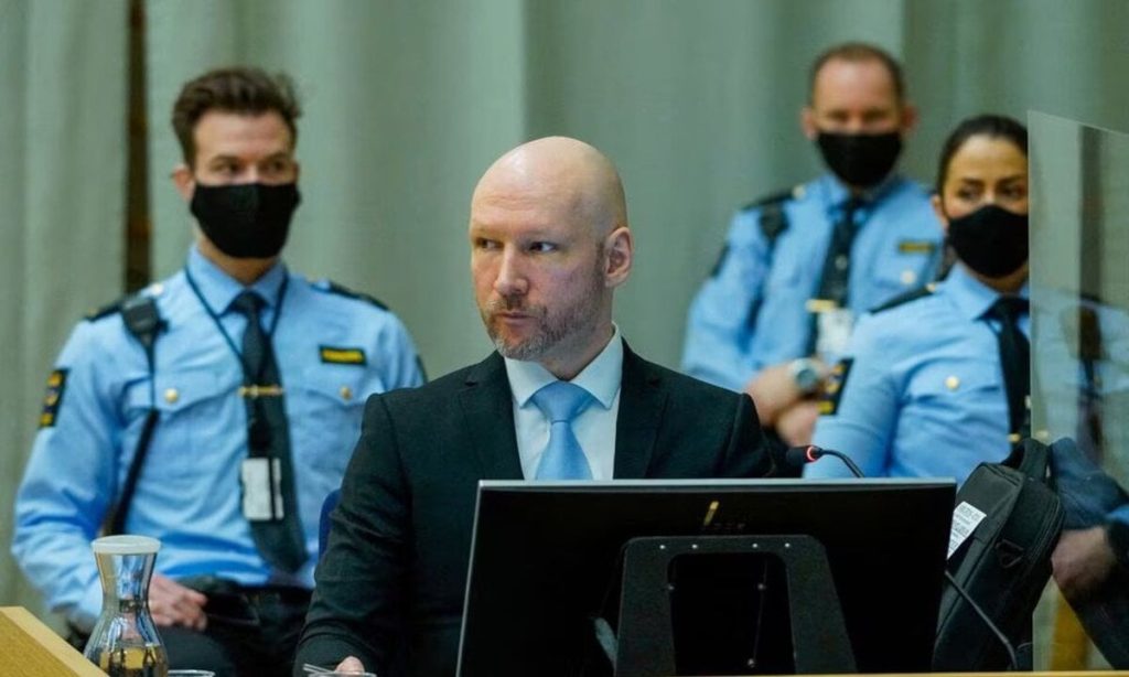 Norveç'te 77 kişiyi öldürmüştü: Irkçı Anders Breivik'in manifestosu internette satışa sunuldu