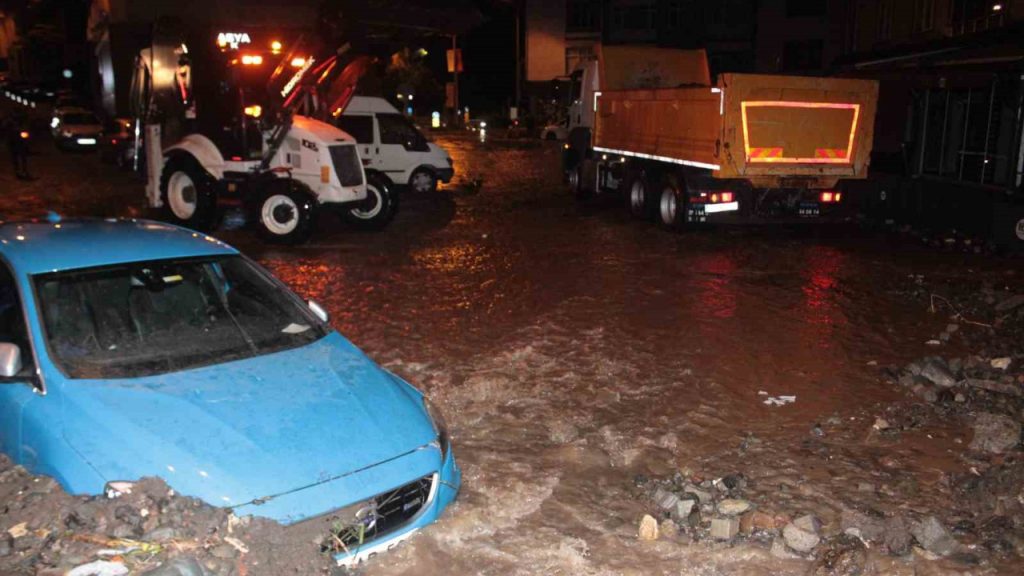 Ordu'da sel ve heyelan felaketi! Vali Sonel'den açıklama