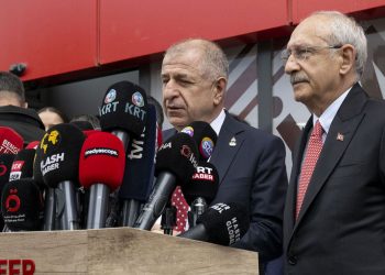 Özdağ'ın 'Üç bakanlık ve MİT müsteşarlığı için anlaşmıştık' sözlerine CHP'den yanıt!