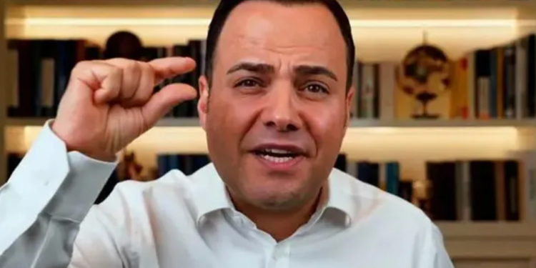 Özgür Demirtaş: Şimdi etrafta bir tane bile ak trol yok, deliklerine kaçtılar