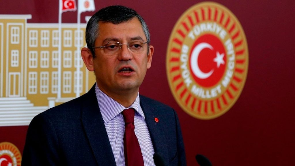 Özgür Özel'den Erdoğan'a tepki: Bulduğun çarenin yaraya merhem olduğu yok