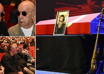 Türkiye'de müziğe damgasını vuran gruplardan MFÖ'nün (Mazhar, Fuat, Özkan) üyesi müzisyen ve oyuncu Özkan Uğur için Atatürk Kültür Merkezi'nde (AKM) tören düzenlendi. Tören sırasında MFÖ üyeleri Mazhar Alanson, Fuat Güner ve usta sanatçıyla birçok projeye imza atan Cem Yılmaz, gözyaşlarını tutamadı.