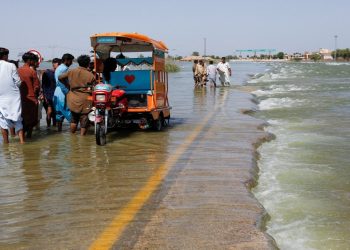 Pakistan'da muson yağmurları: İki haftada sekizi çocuk 55 kişi öldü