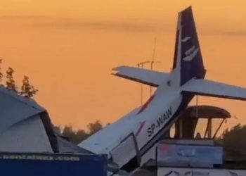 Polonya’da uçak hangarın üzerine düştü; 5 ölü, 10 yaralı
