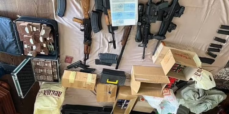 Prigojin'in malikanesine baskının görüntüleri ortaya çıktı: Peruklar, altın külçeleri, silahlar...