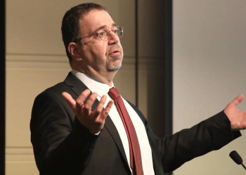 Prof. Dr. Daron Acemoğlu: Ekonomideki sorunlara çare bulacak kadro şu an yok. Yabancı yatırımcının gelmesi şu anki dengeyle mümkün değil