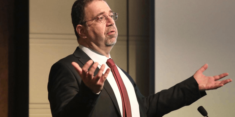 Prof. Dr. Daron Acemoğlu: Ekonomideki sorunlara çare bulacak kadro şu an yok. Yabancı yatırımcının gelmesi şu anki dengeyle mümkün değil