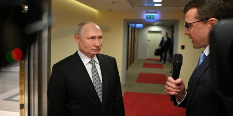 Putin: Tahıl anlaşmasına katılımı askıya alabiliriz