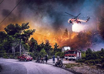 Rodos Adası’nın yüzde 10’u yandı!