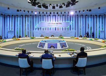 Rusya-Afrika zirvesinde 'dilencilik' polemiği