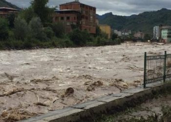 Samsun'da sel: Bir kişi sele kapıldı, arama çalışması sürüyor