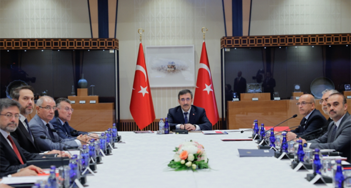 Saray’da ekonomi zirvesi toplandı; ana gündem hayat pahalılığı