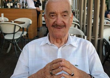 Senarist Safa Önal hayatını kaybetti