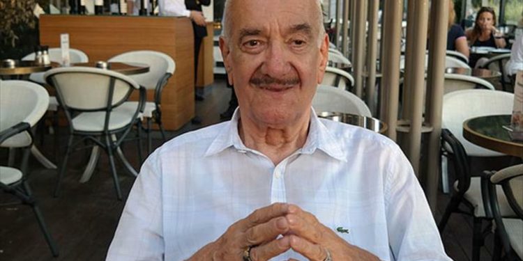 Senarist Safa Önal hayatını kaybetti