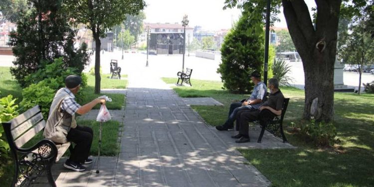 Sıcaklık 40 dereceyi görgü: Trakya'da 48 kişi hastanelik oldu